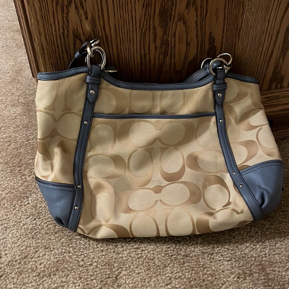 Beautiful Coach purse - Picture 5 of 5